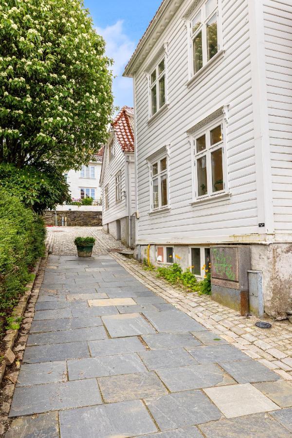 Behind Bryggen - Renovated - Budget Friendly Берген Екстериор снимка